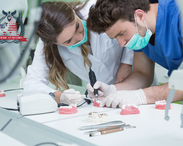 مساعد مختبر الأسنان